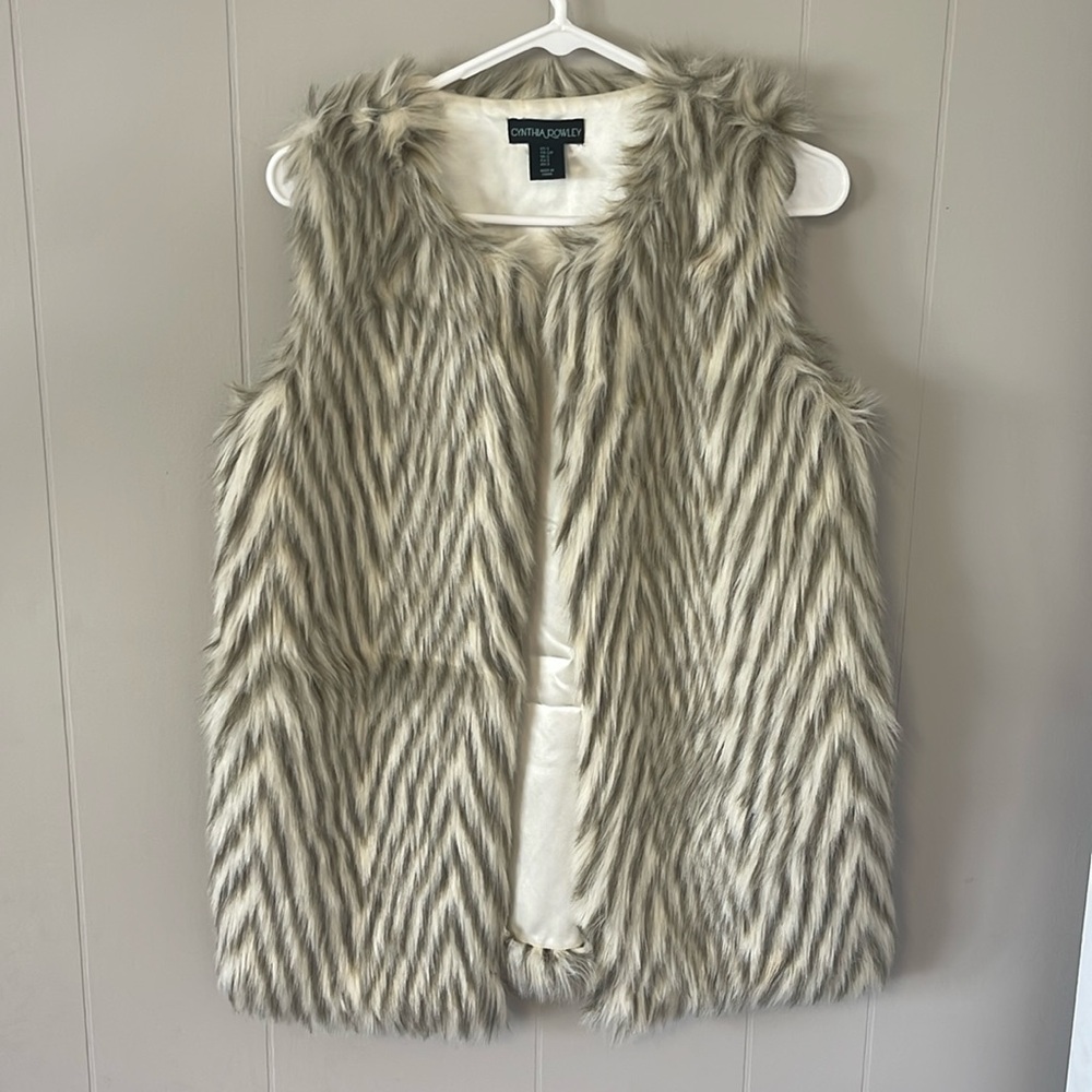 Women’s faux fur vest
